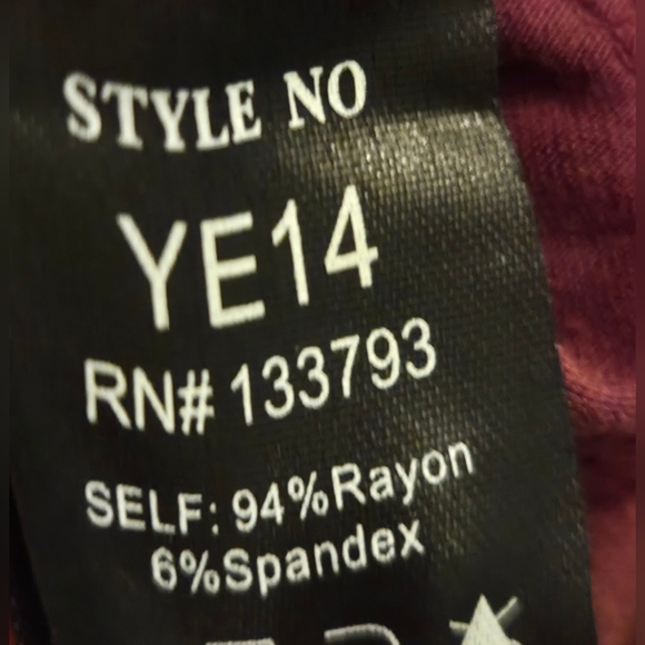 POL Mineral Washed Burgundy Babydoll Ruffled High-low Top - Picture 10 of 14